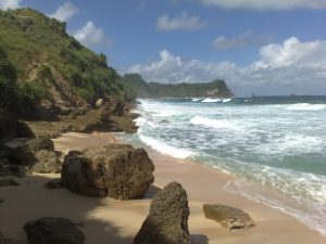 Tempat Wisata Tersembunyi di Gunung Kidul Pantai Nampu