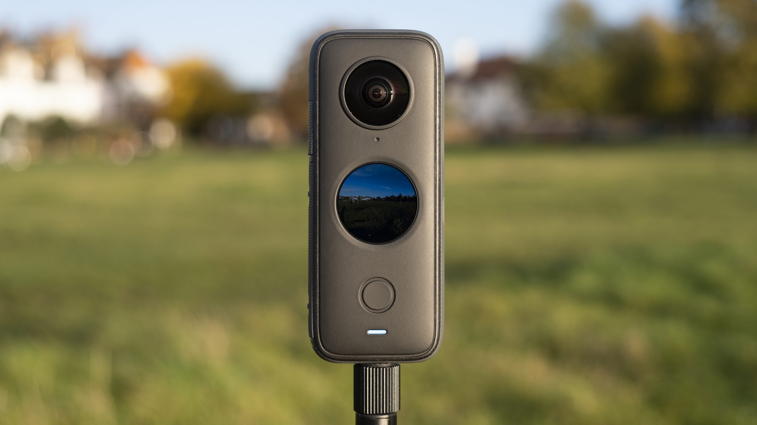 Insta360 One X2 : Kamera Terbaik 360 Derajat! Insta360 One X2 : Kamera Terbaik 360 Derajat!