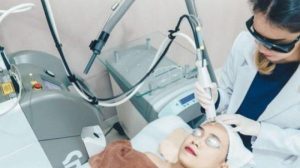 Lakukan Perawatan Kulit Profesional