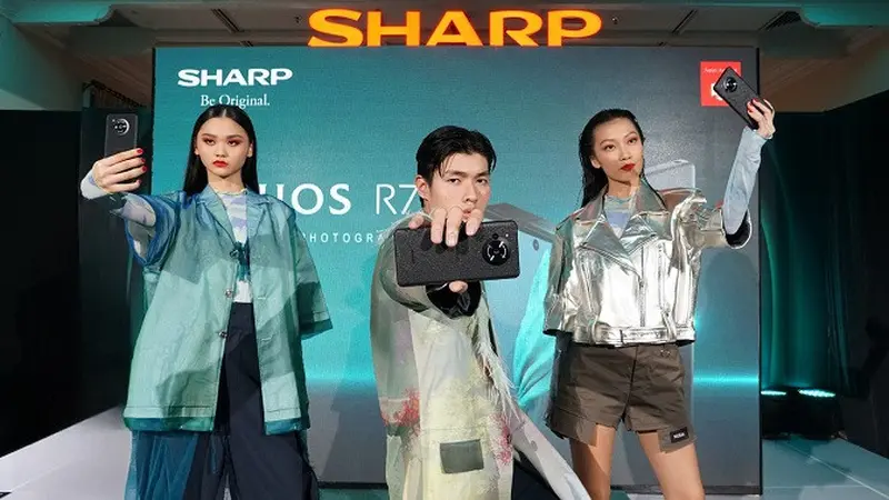 Sharp Aquos R7s : Ponsel Pintar Paling Laku di Jepang Kini Hadir di Indonesia! Sharp Aquos R7s : Ponsel Pintar Paling Laku di Jepang Kini Hadir di Indonesia!