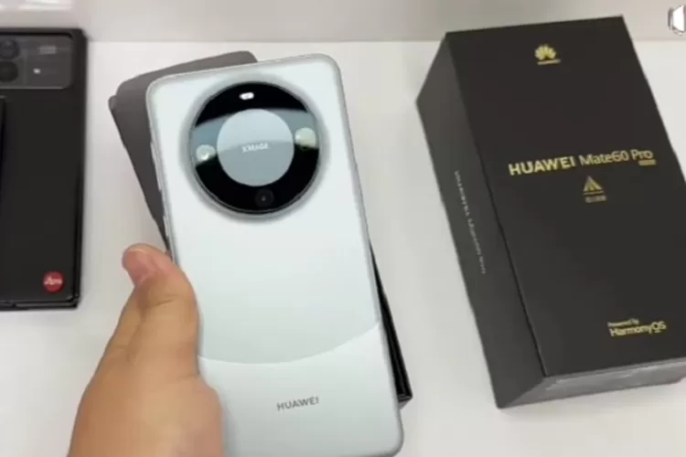 Huawei Mate 60 Pro+ : Smartphone Flagship dengan Kamera dan Baterai Unggulan Huawei Mate 60 Pro+ : Smartphone Flagship dengan Kamera dan Baterai Unggulan