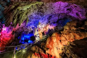 Wisata Goa Gong Pacitan