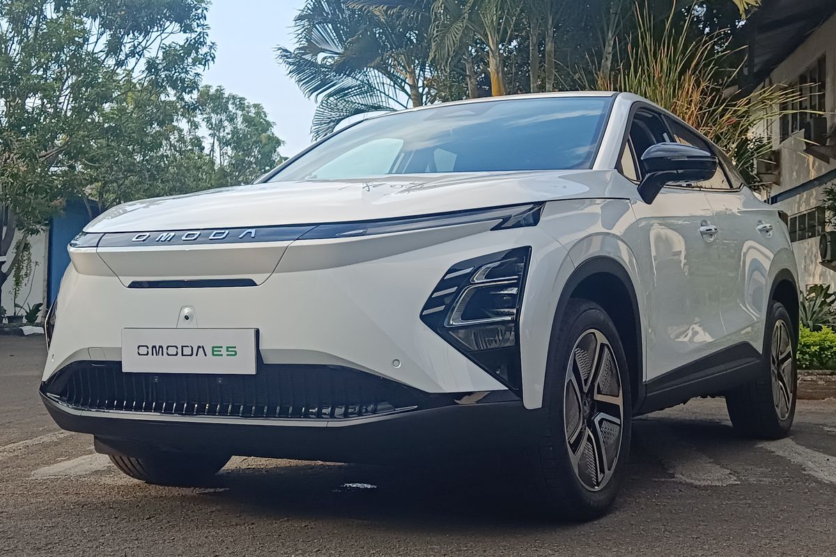 Chery Omoda E5 : Mobil Listrik Lokal dengan Gaya Modern dan Kinerja Unggul, Hanya Rp 300 Jutaan Chery Omoda E5 : Mobil Listrik Lokal dengan Gaya Modern dan Kinerja Unggul, Hanya Rp 300 Jutaan