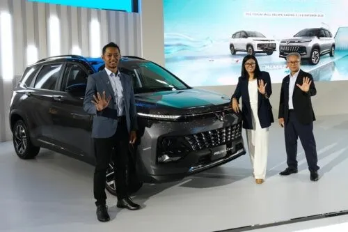 Penampakan Gahar! Wuling Almaz RS Pro Hybrid Makin Menggoda di IIMS 2024 untuk Menaklukkan Hati Penggemar SUV 7-Penumpang Penampakan Gahar! Wuling Almaz RS Pro Hybrid Makin Menggoda di IIMS 2024 untuk Menaklukkan Hati Penggemar SUV 7-Penumpang