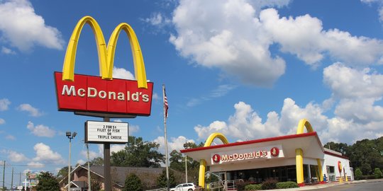 Breaking News : McD Pecahkan Rekor! Raih Sertifikat Halal Pertama Seumur Hidup di Dunia Resto Cepat Saji! Breaking News : McD Pecahkan Rekor! Raih Sertifikat Halal Pertama Seumur Hidup di Dunia Resto Cepat Saji!