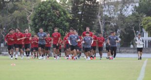 Krisis Lapangan dan Kontroversi Cedera: Sorotan Latihan Perdana Timnas Indonesia
