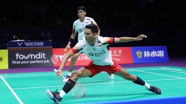 Prestasi Gemilang Bagas Maulana/Shohibul Fikri di Indonesia Open: Mengalahkan Ganda Putra China dalam Pertarungan Sengit Selama 3 Gim