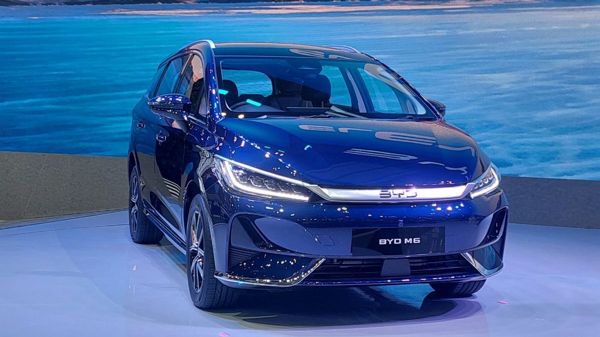 BYD M6: Sensasi Baru Mobil Listrik di GIIAS 2024 yang Menggemparkan BYD M6: Sensasi Baru Mobil Listrik di GIIAS 2024 yang Menggemparkan
