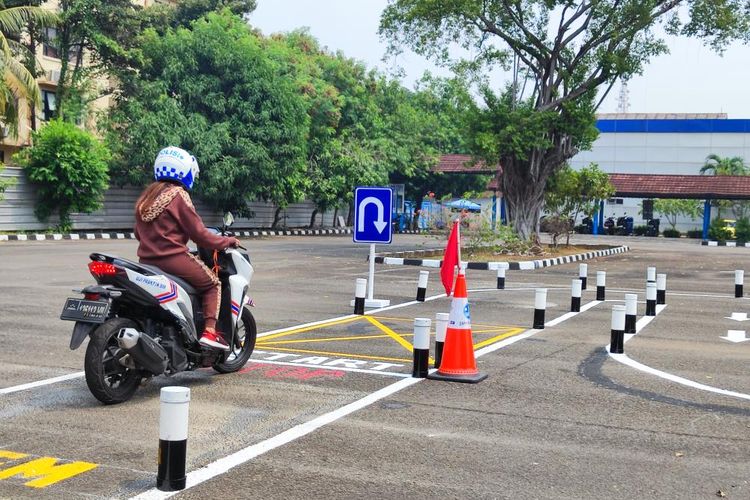 Memaksimalkan Persiapan Ujian Praktik SIM: Panduan dan Layanan Gratis dari Kepolisian Memaksimalkan Persiapan Ujian Praktik SIM: Panduan dan Layanan Gratis dari Kepolisian