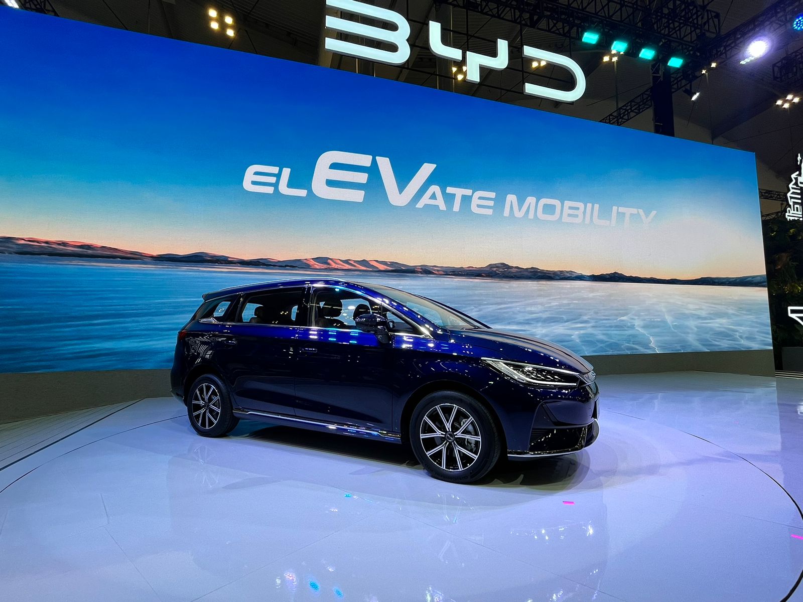 Kejutan di GIIAS 2024: Pesanan MPV Listrik BYD M6 Melonjak Lebih dari 1.000 Unit! Kejutan di GIIAS 2024: Pesanan MPV Listrik BYD M6 Melonjak Lebih dari 1.000 Unit!