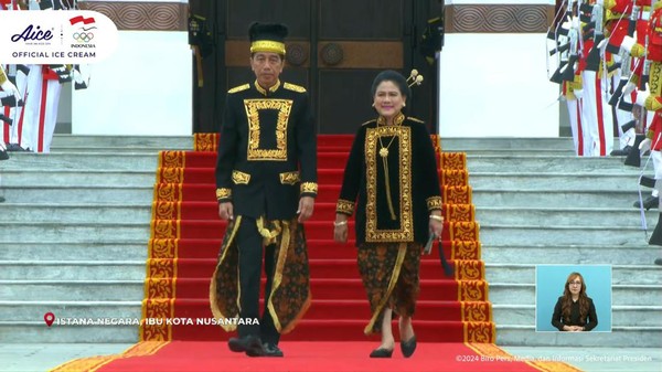 Momen Spesial di IKN: Jokowi dan Iriana Hadir dalam Busana Pengantin Kutai, Bersama Prabowo dalam Upacara Detik-Detik Proklamasi HUT RI ke-79