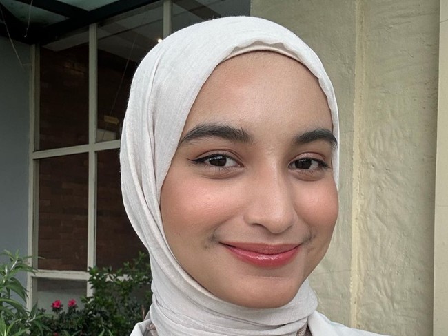 Reaksi Ayah Cut Intan Nabila yang Menghancurkan Hati: Menghadapi Tragedi KDRT dengan Kesedihan yang Mendalam Reaksi Ayah Cut Intan Nabila yang Menghancurkan Hati: Menghadapi Tragedi KDRT dengan Kesedihan yang Mendalam