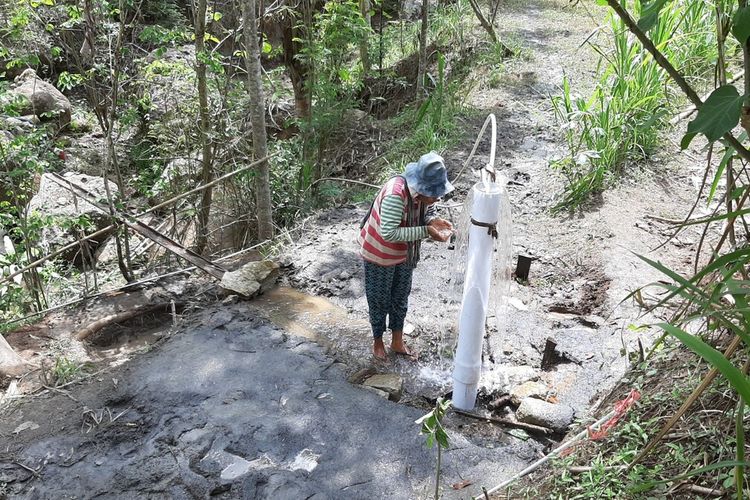 Air Ajaib dari Rekahan Tanah: Keajaiban Alam Pasca-Gempa di Gunungkidul Air Ajaib dari Rekahan Tanah: Keajaiban Alam Pasca-Gempa di Gunungkidul